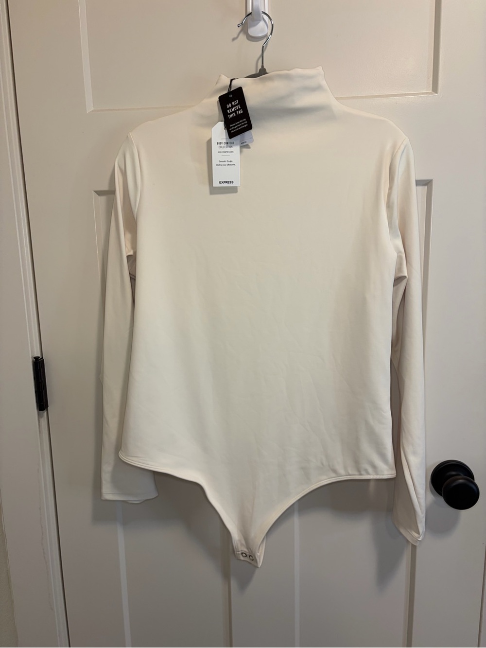Express Cream Body Contour Turtleneck Long-Sleeve Bodysuit NEW - Picture 2 of 6